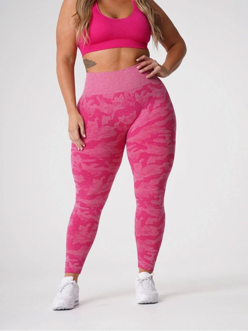 NVGTN Fuchsia Pink Camo Seamless Leggings S Athletic Gymrat Workout Glam Viral